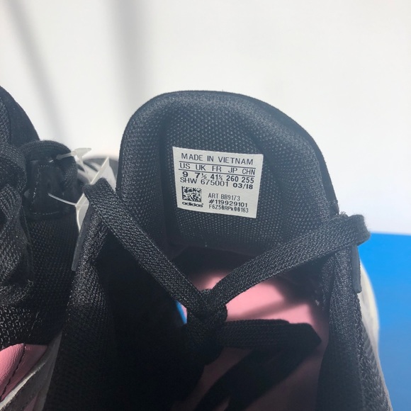 BRAND NEW IN BOX ADIDAS Falcon women’s 9 - Picture 5 of 5